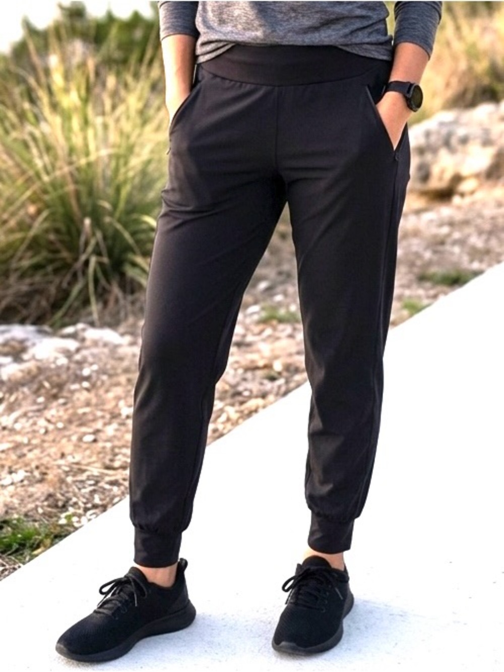 Athleta Lined Soho Jogger Pants Black Woman’s Size 12 Athleisure Travel